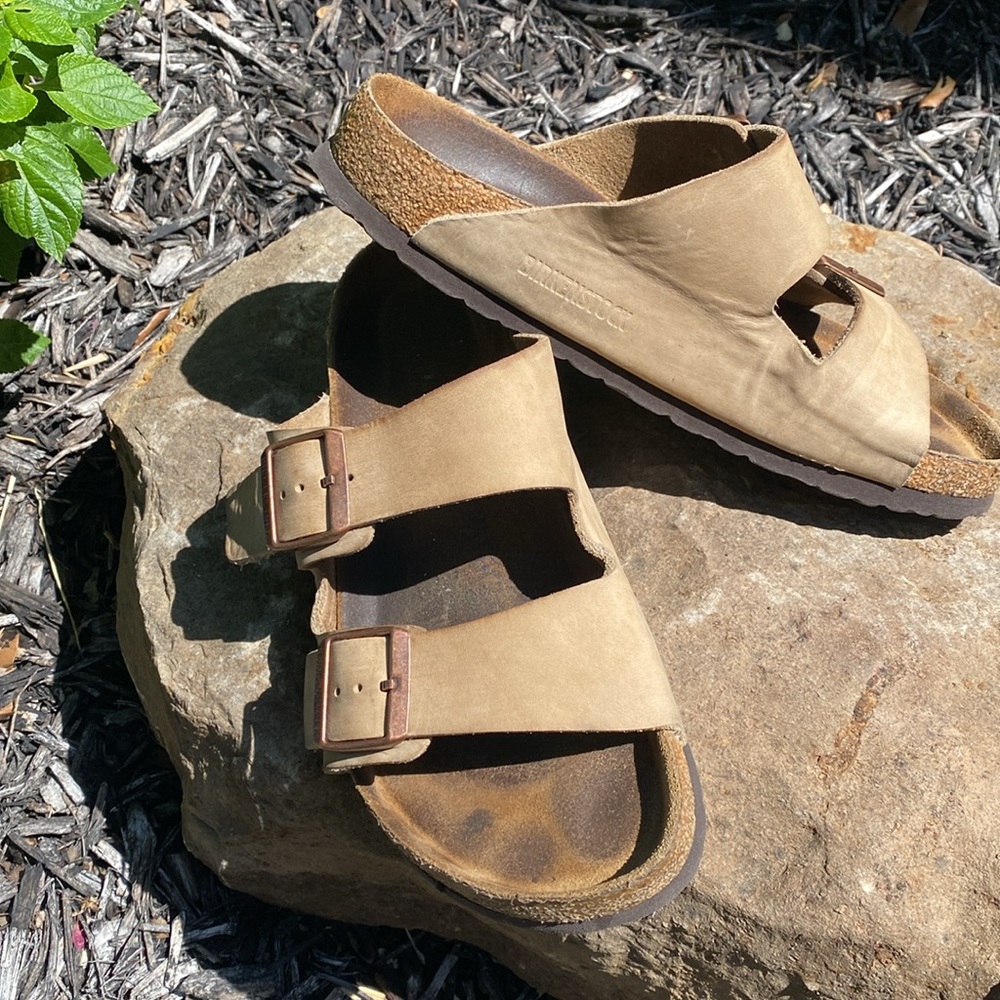 Birkenstock Arizona size 40 Men’s Size 7.5 or Women’s Size 9